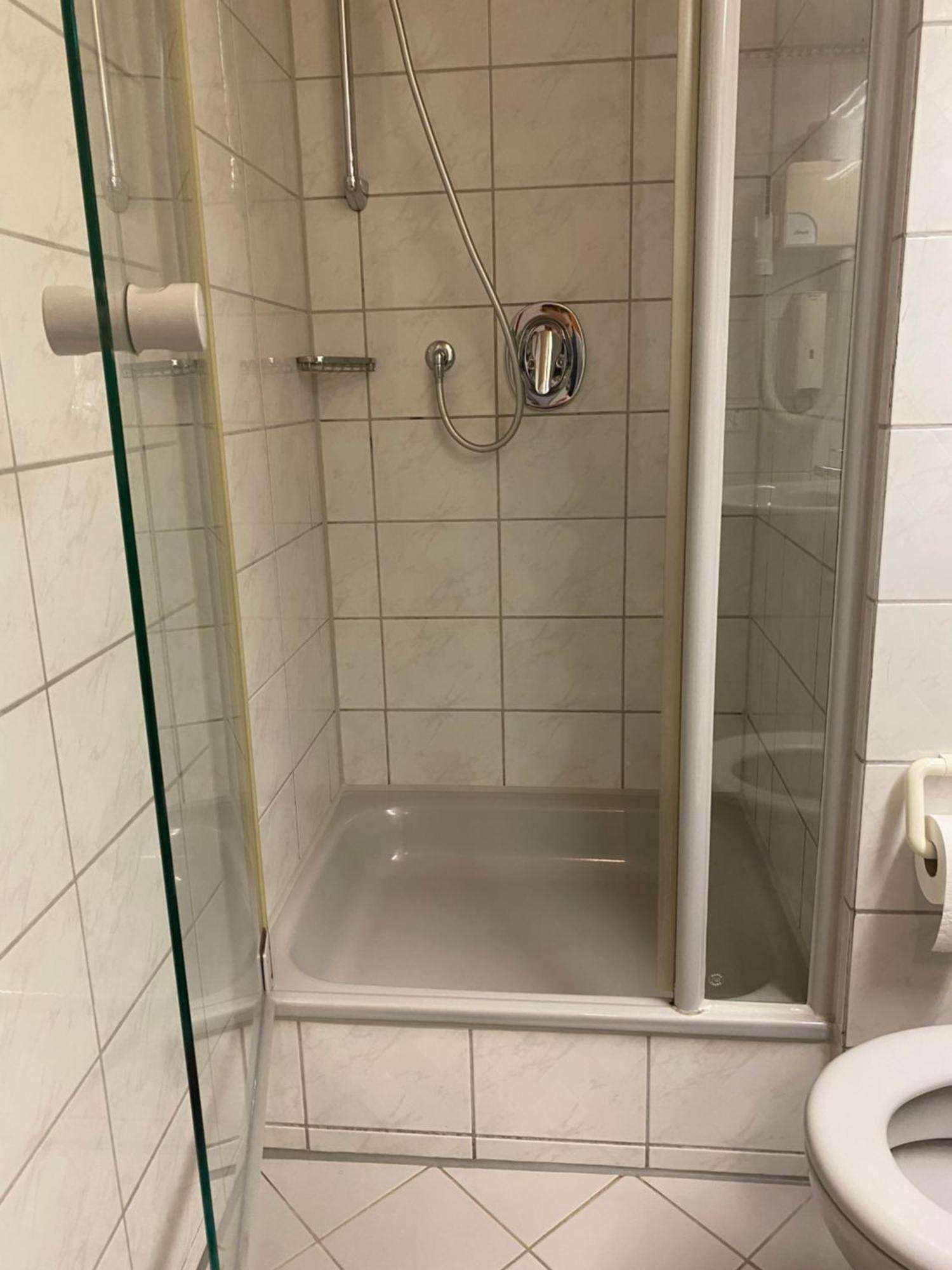 Hotel Pflum Mit Gaestehaus 뉘르팅엔 외부 사진